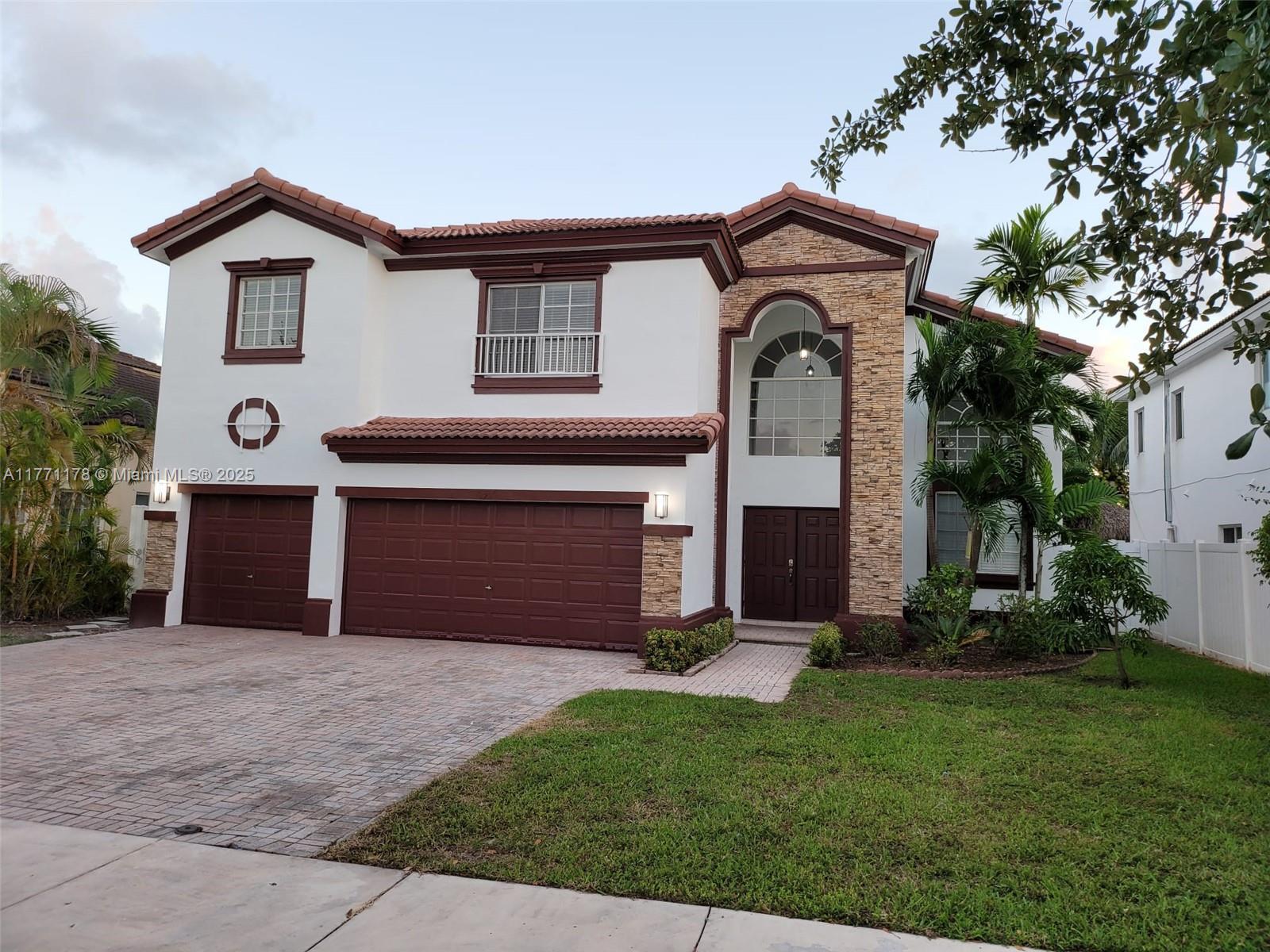15560 SW 14th St, Miami FL 33194 photo 2