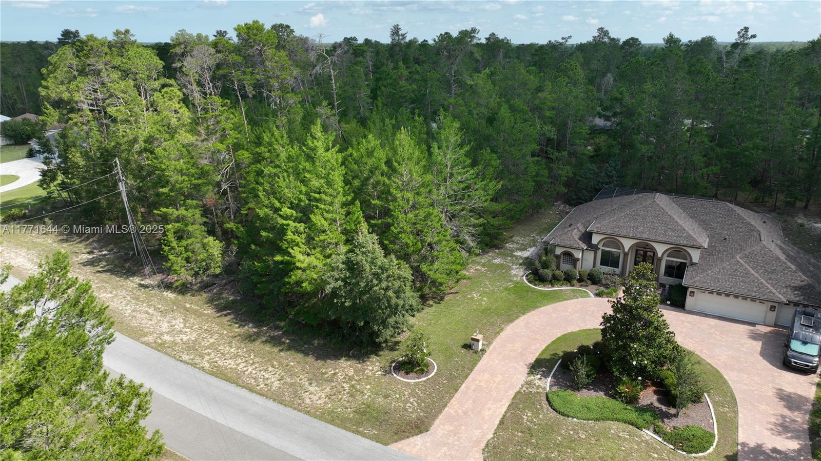 40 Village Center Dr, Homosassa Springs FL 34446 photo 2