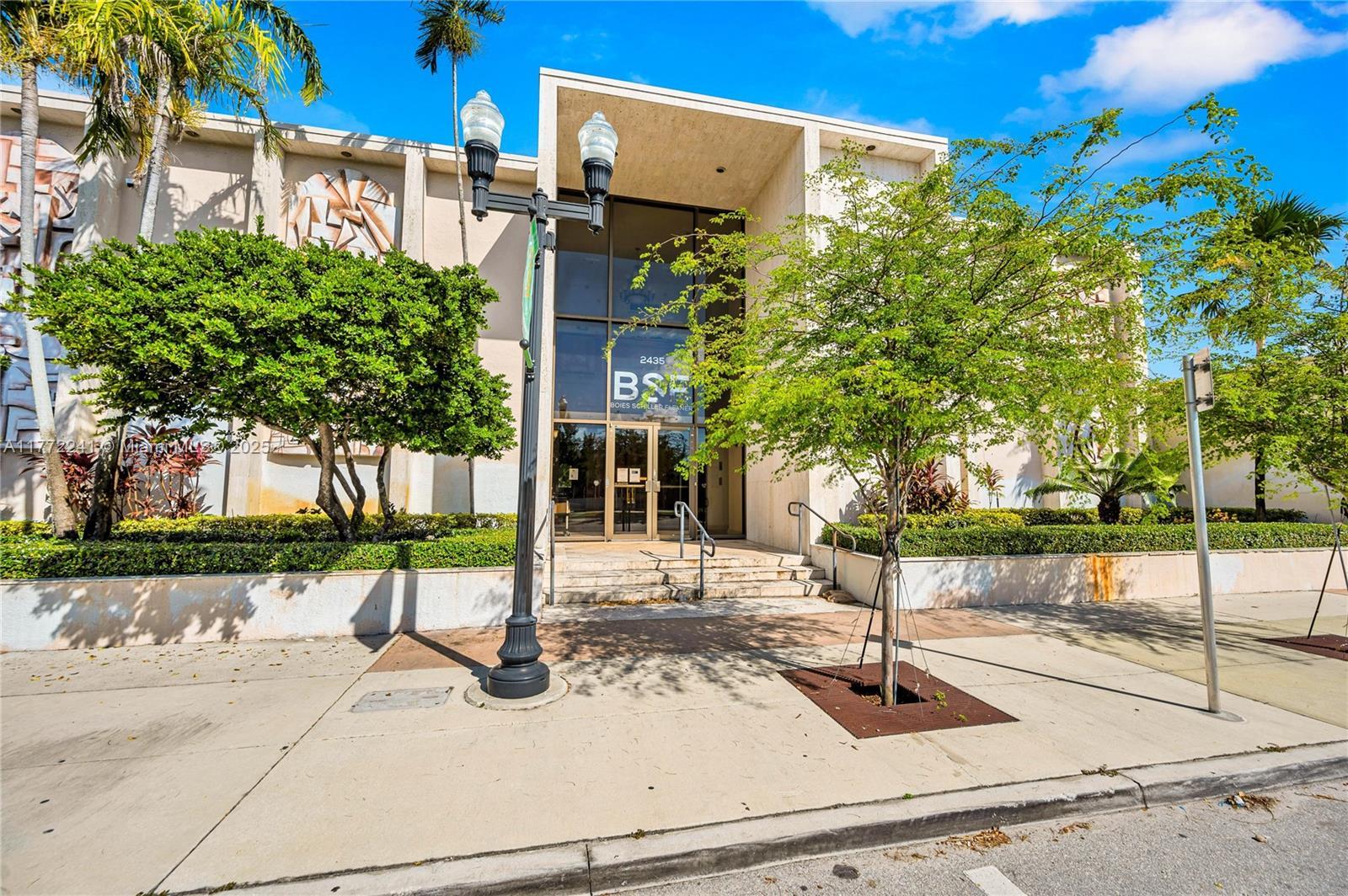 2435 Hollywood Blvd, Hollywood FL 33020 photo 2