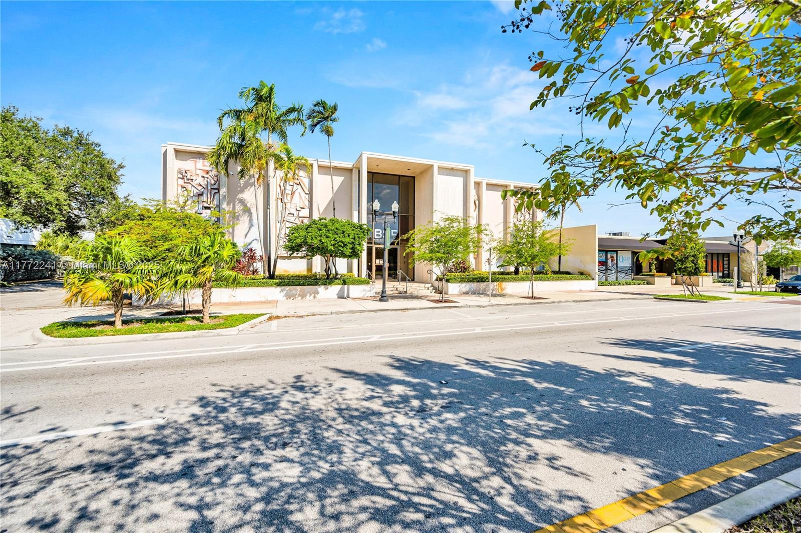 2435 Hollywood Blvd, Hollywood FL 33020