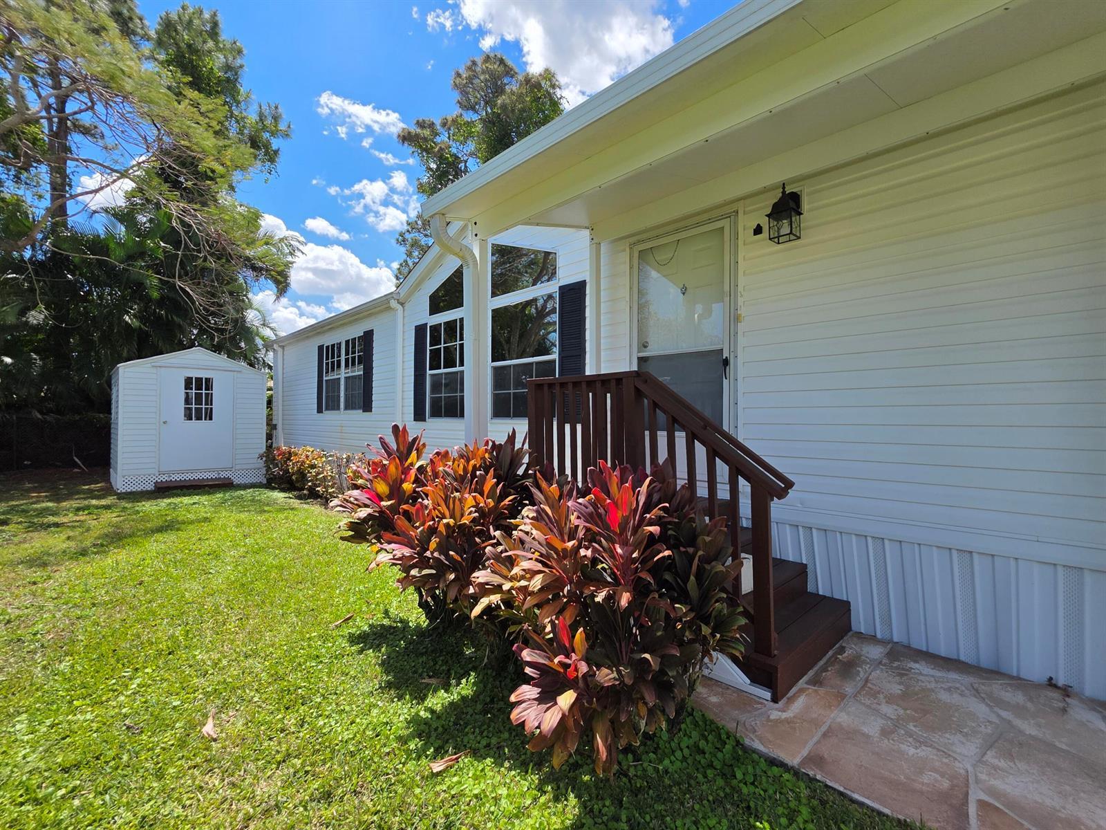 4124 8th Court, Lantana FL 33462 photo 2