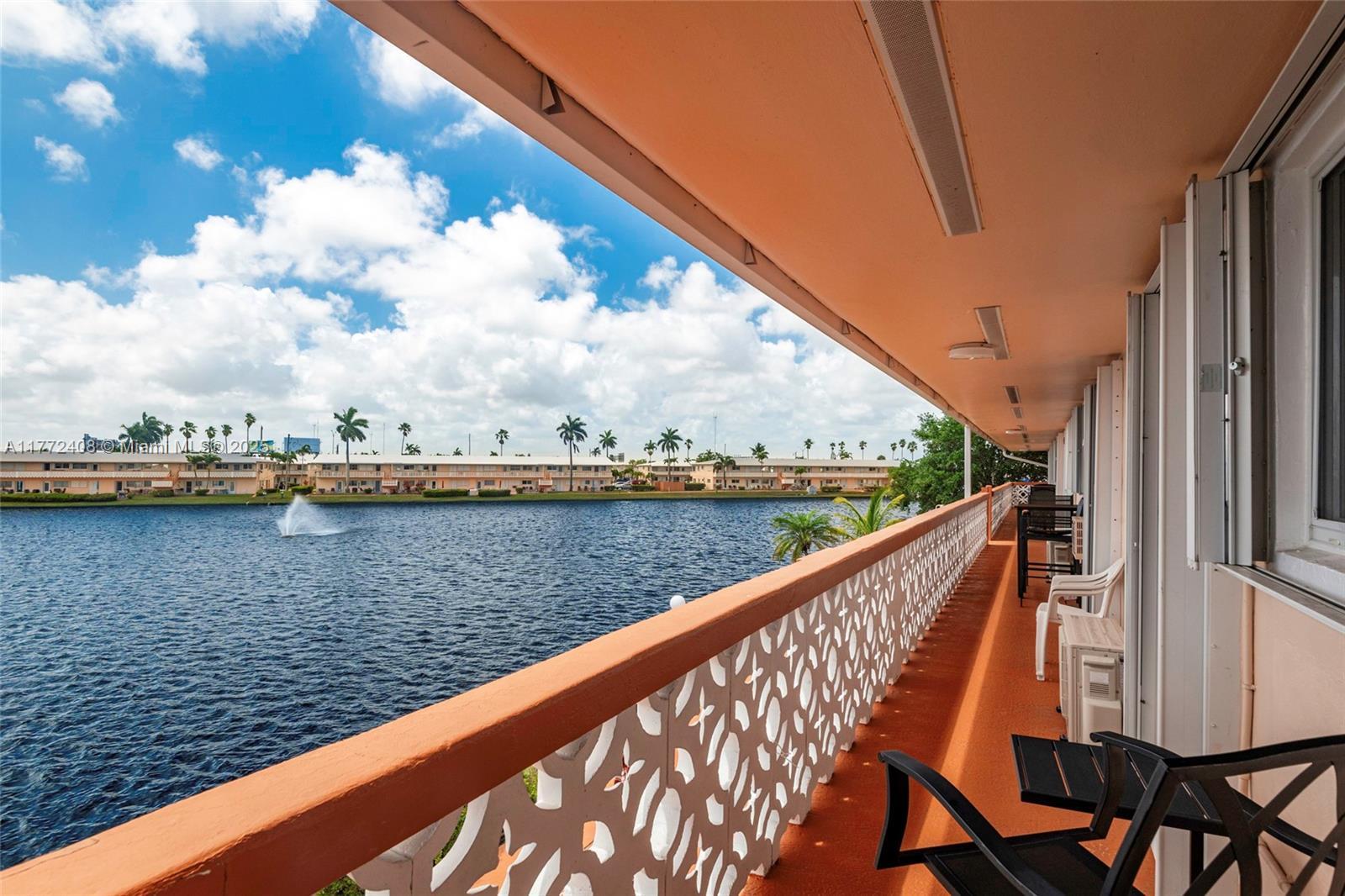 900 SW 10th Ter # 18S, Hallandale Beach FL 33009