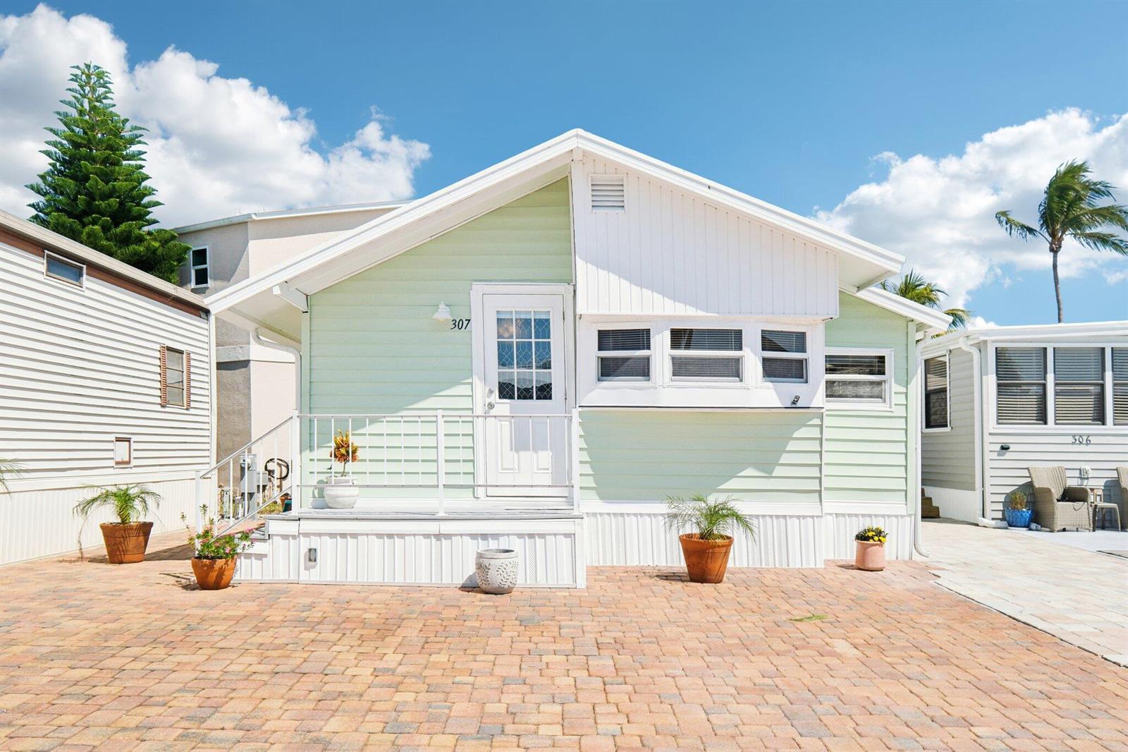 307 Nettles Boulevard, Jensen Beach FL 34957