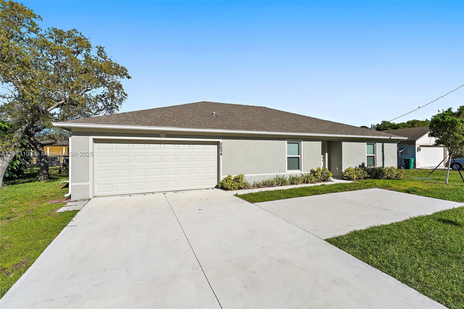 2534 SE Floresta Dr, Port St. Lucie FL 34984