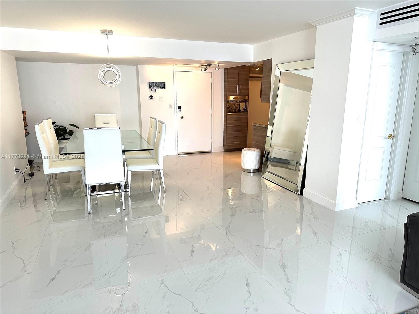 427 Golden Isles Dr # 5G, Hallandale Beach FL 33009 photo 3