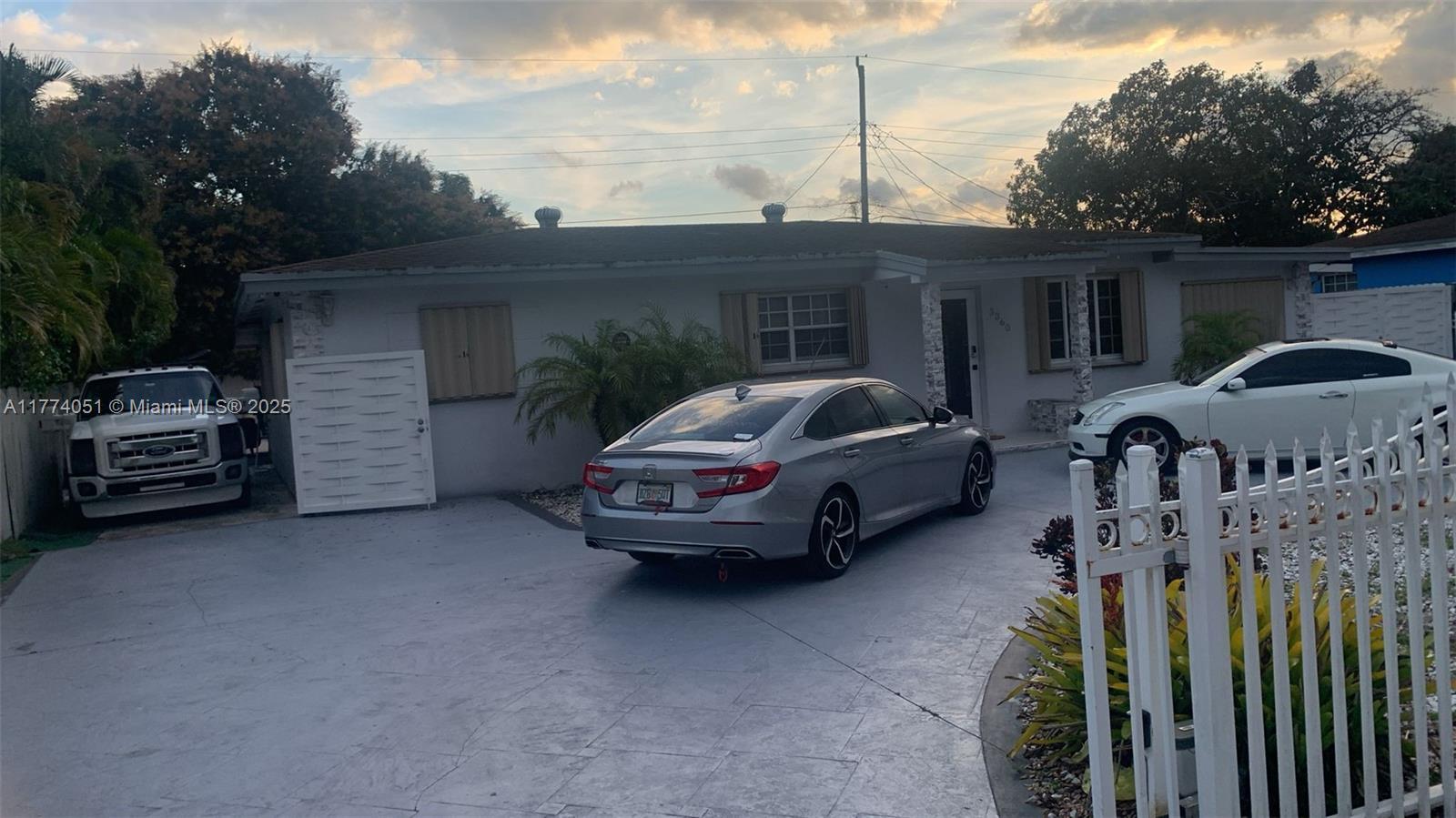 3360 NW 171st Ter, Miami Gardens FL 33056 photo 2