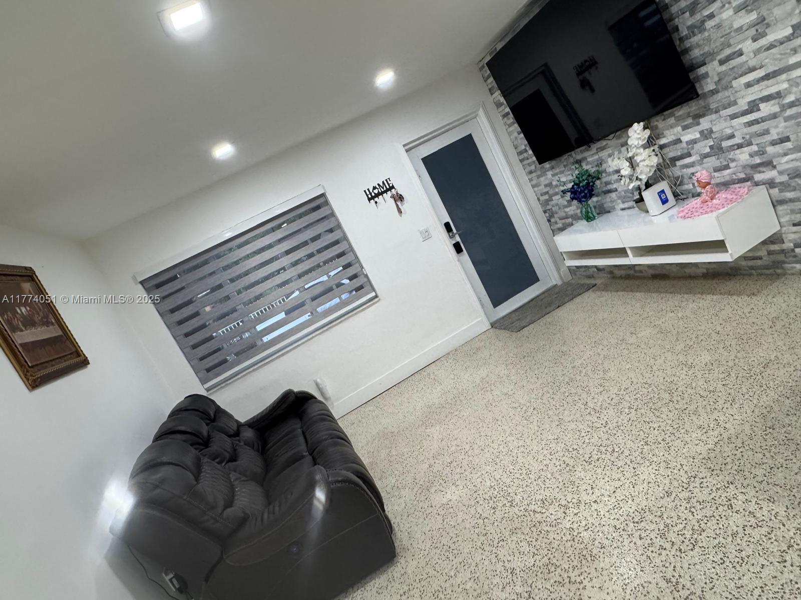 3360 NW 171st Ter, Miami Gardens FL 33056 photo 4