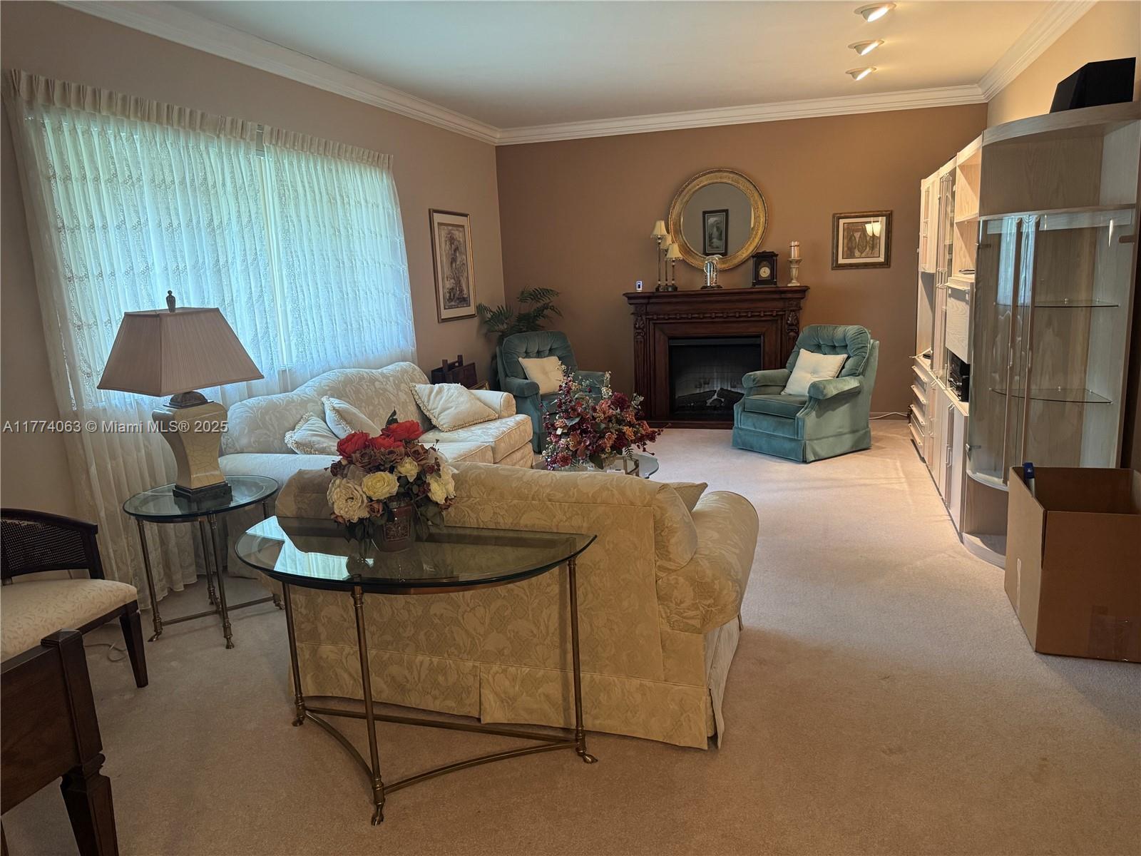 14679 Glencairn Rd, Miami Lakes FL 33016 photo 2