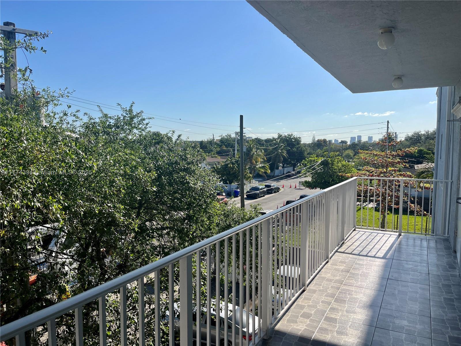 2536 NW 24th St # 3H, Miami FL 33142