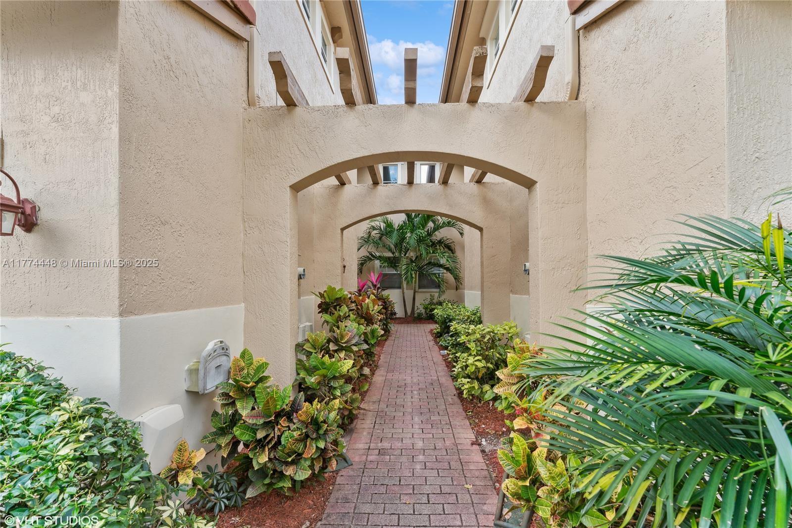 5737 NW 119th Dr # 5737, Coral Springs FL 33076 photo 2