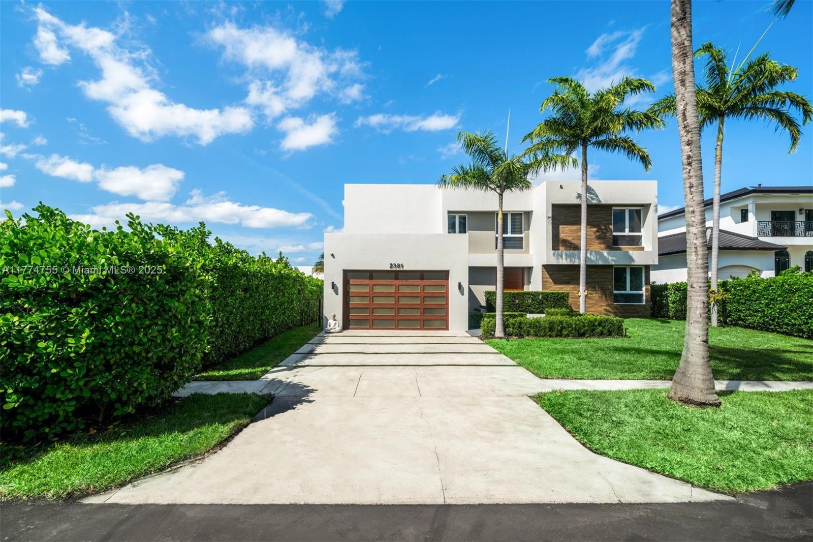 2381 NE Bayview Ln, North Miami FL 33181