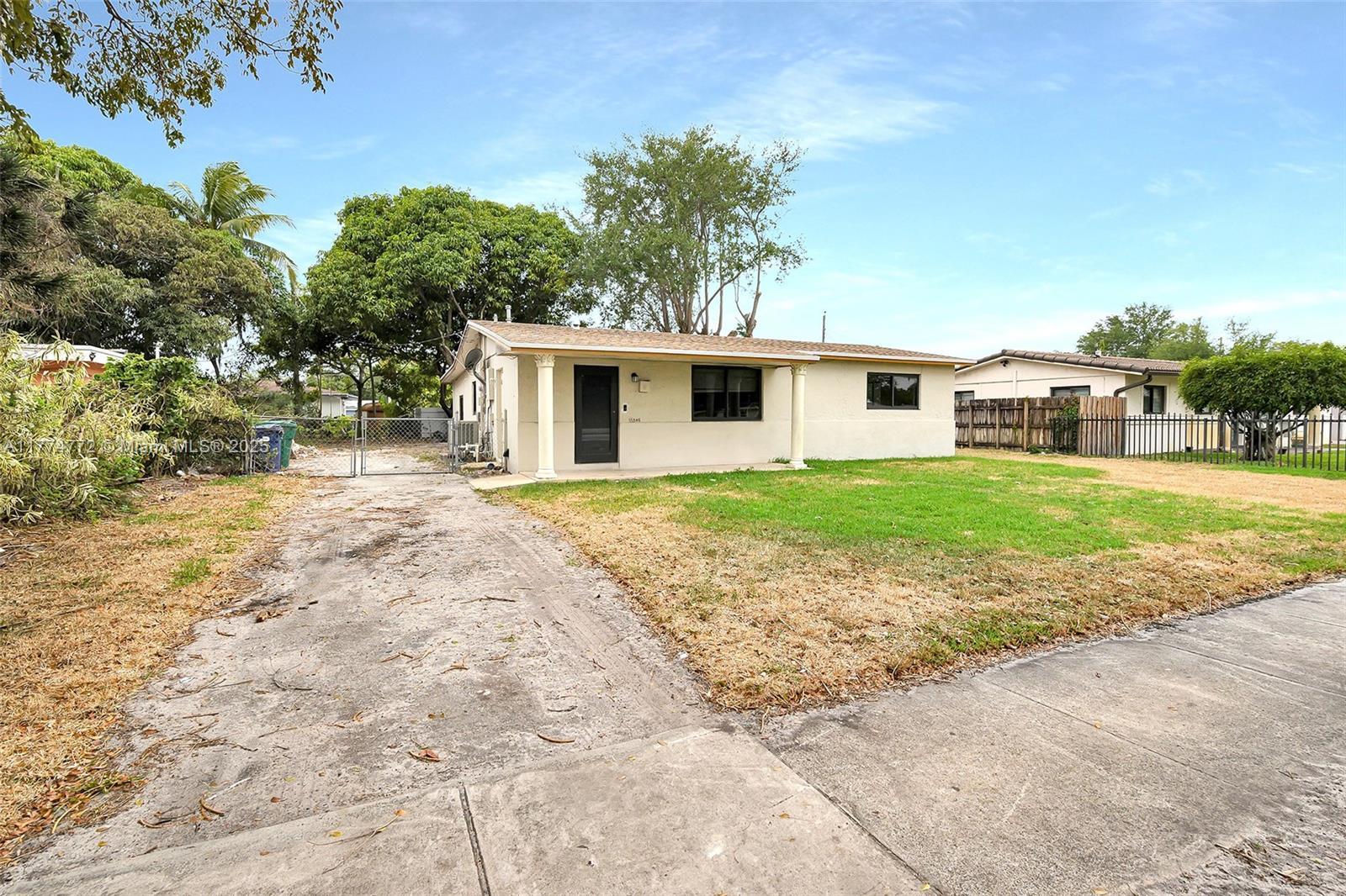 18546 NW 22nd Ave, Miami Gardens FL 33056 photo 2