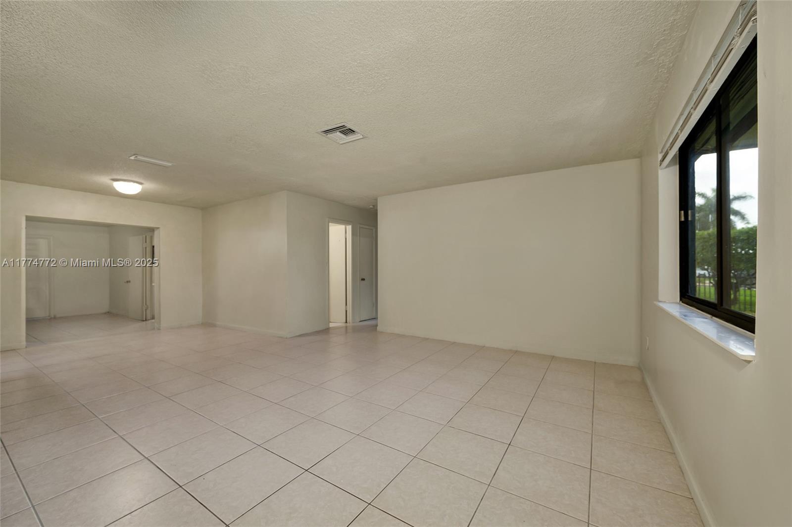 18546 NW 22nd Ave, Miami Gardens FL 33056 photo 4