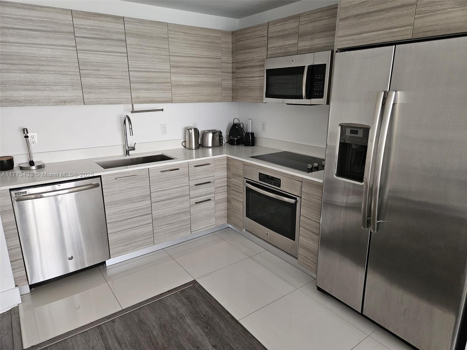 121 NE 34 ST # 2511, Miami FL 33137 photo 2