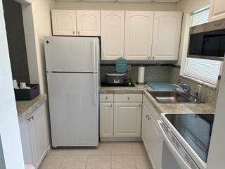 1117 Lake Terrace # 105, Boynton Beach FL 33426 photo 2