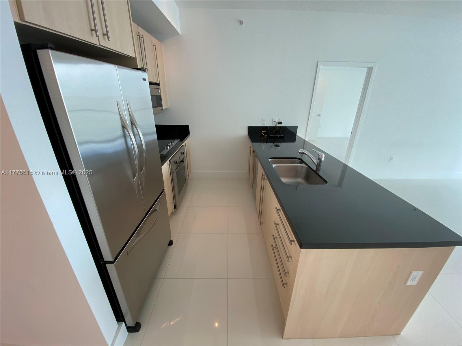 79 SW 12 ST, Miami FL 33130 photo 2