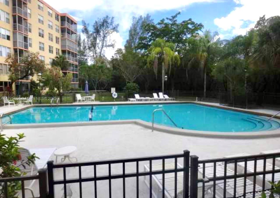 17890 W Dixie Highway # 714, North Miami Beach FL 33160 photo 2