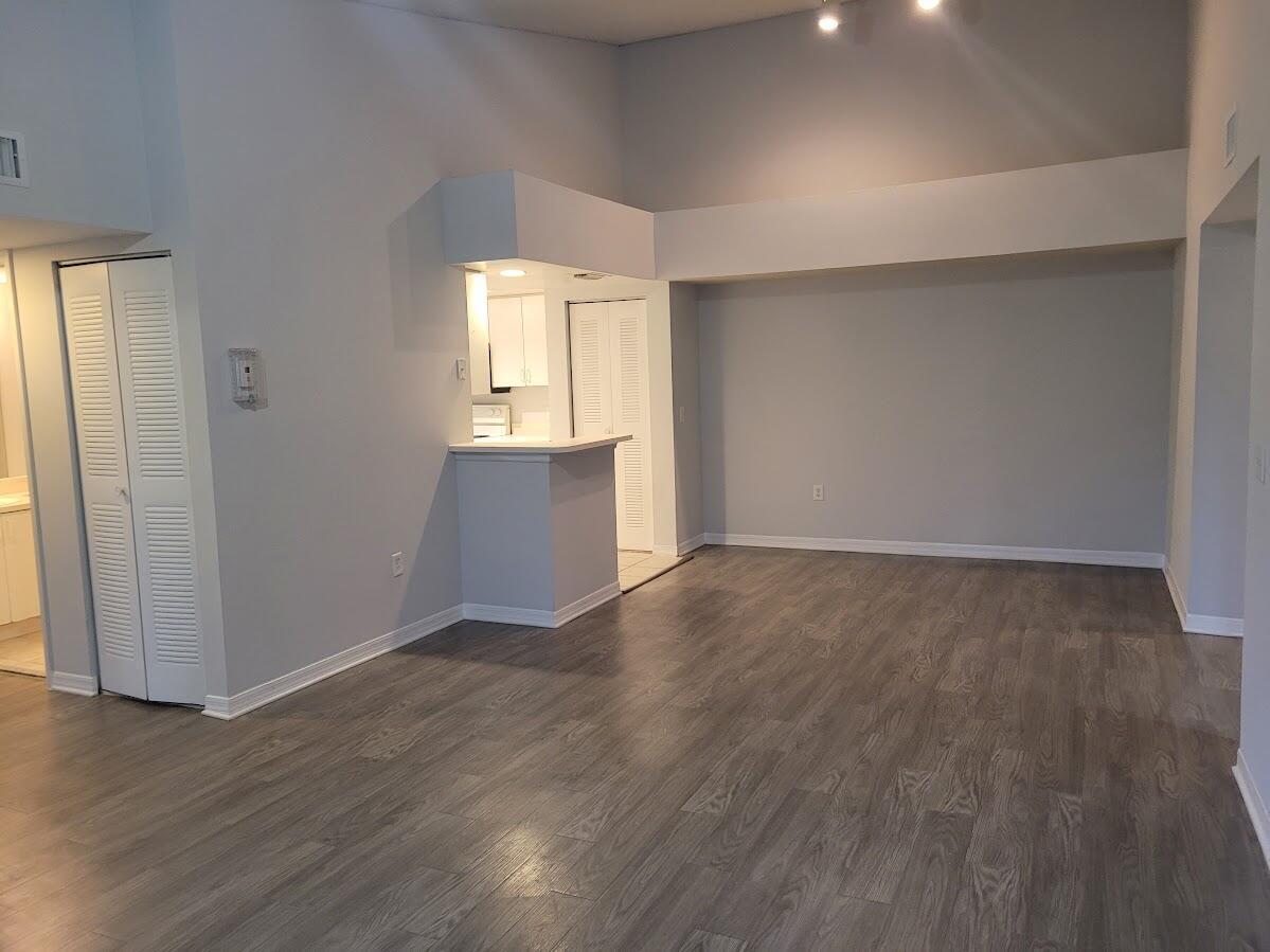 4197 N Haverhill Road # 212, West Palm Beach FL 33417 photo 2