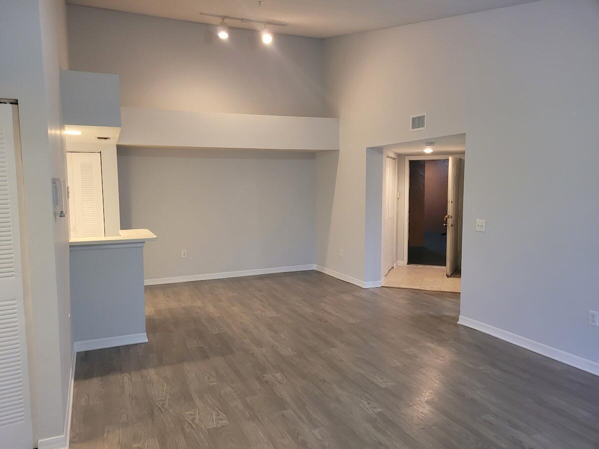 4197 N Haverhill Road # 212, West Palm Beach FL 33417 photo 3