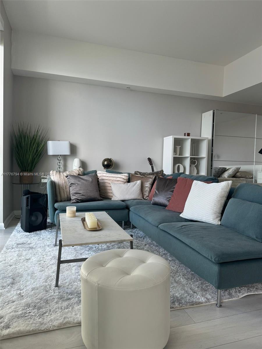 244 Biscayne Blvd # 3905, Miami FL 33132 photo 4