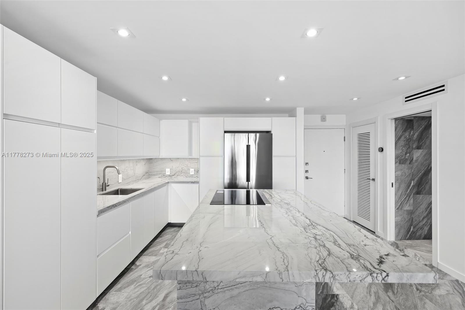 1658 Bay Rd # 504, Miami Beach FL 33139 photo 2