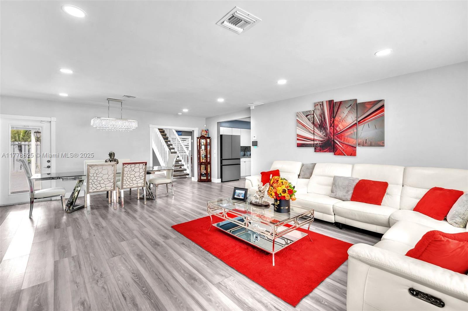 640 SW 69th Way, Pembroke Pines FL 33023 photo 3