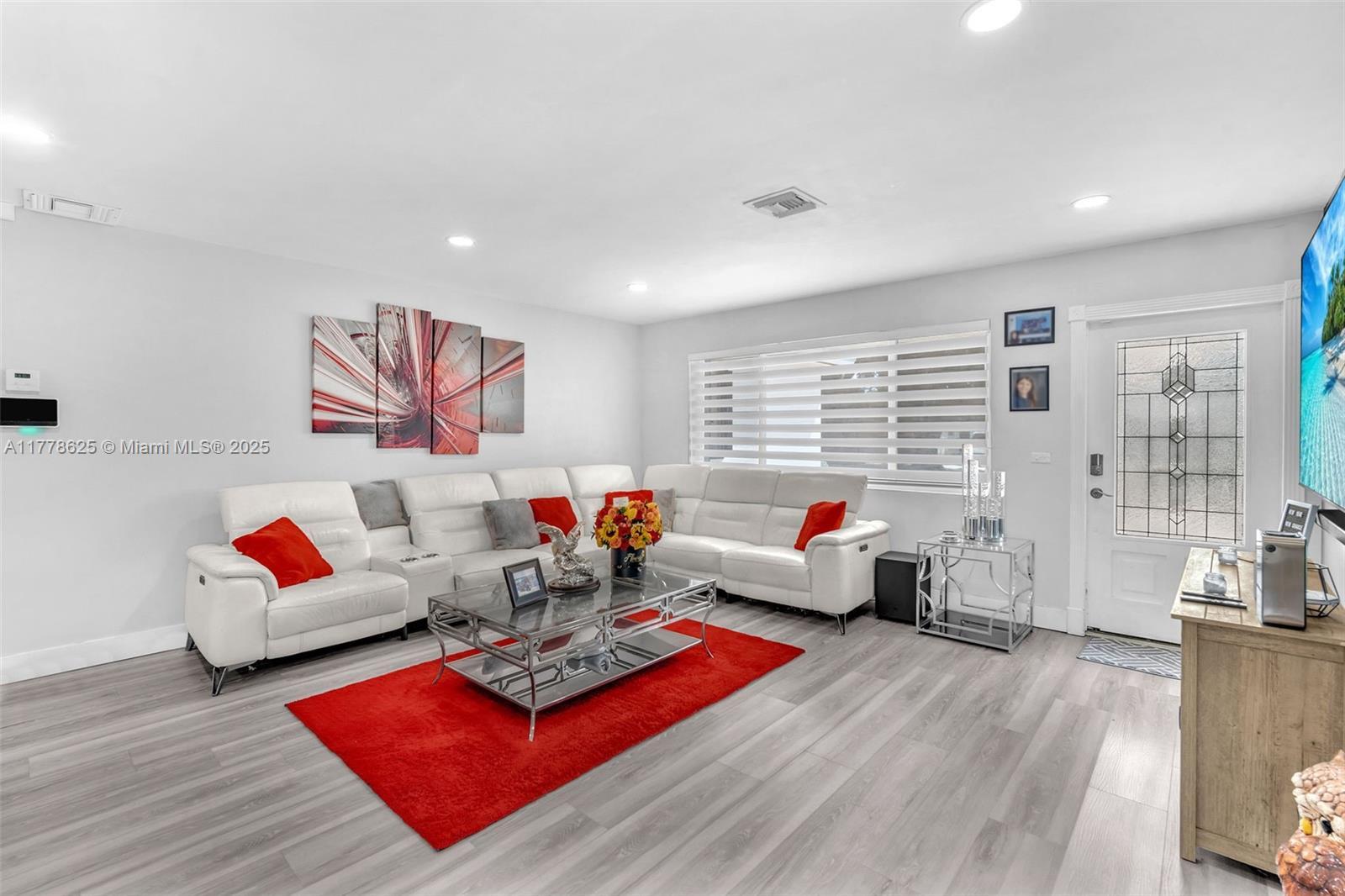 640 SW 69th Way, Pembroke Pines FL 33023 photo 4
