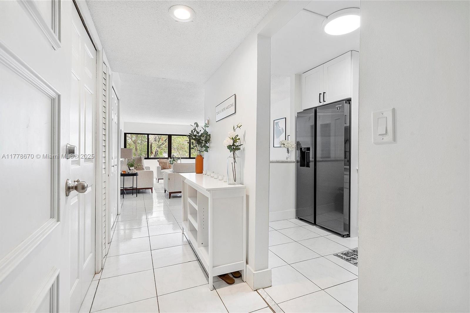 301 Racquet Club Rd # 208, Weston FL 33326