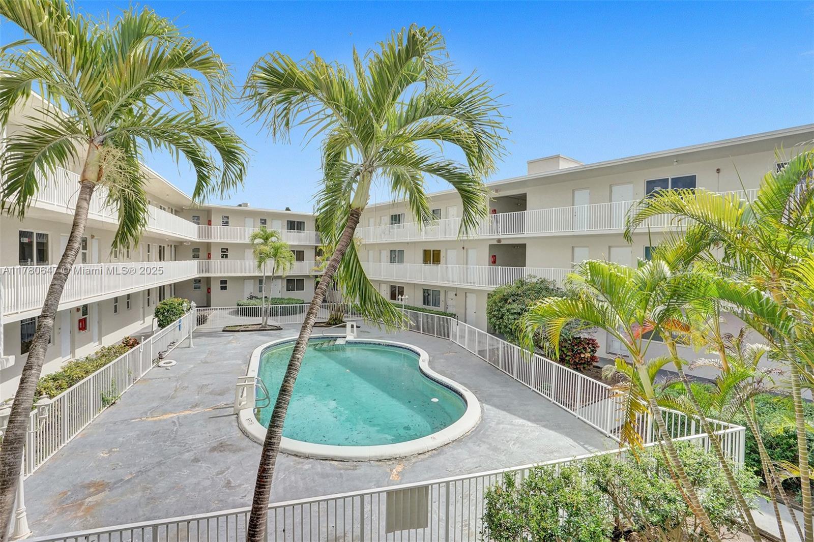 1895 Venice Park Dr # 16B, North Miami FL 33181 photo 2