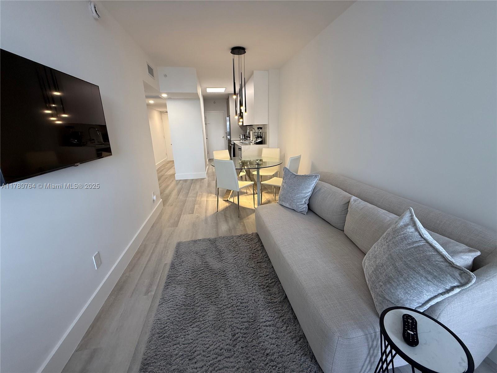100 Lincoln Rd # 1218, Miami Beach FL 33139