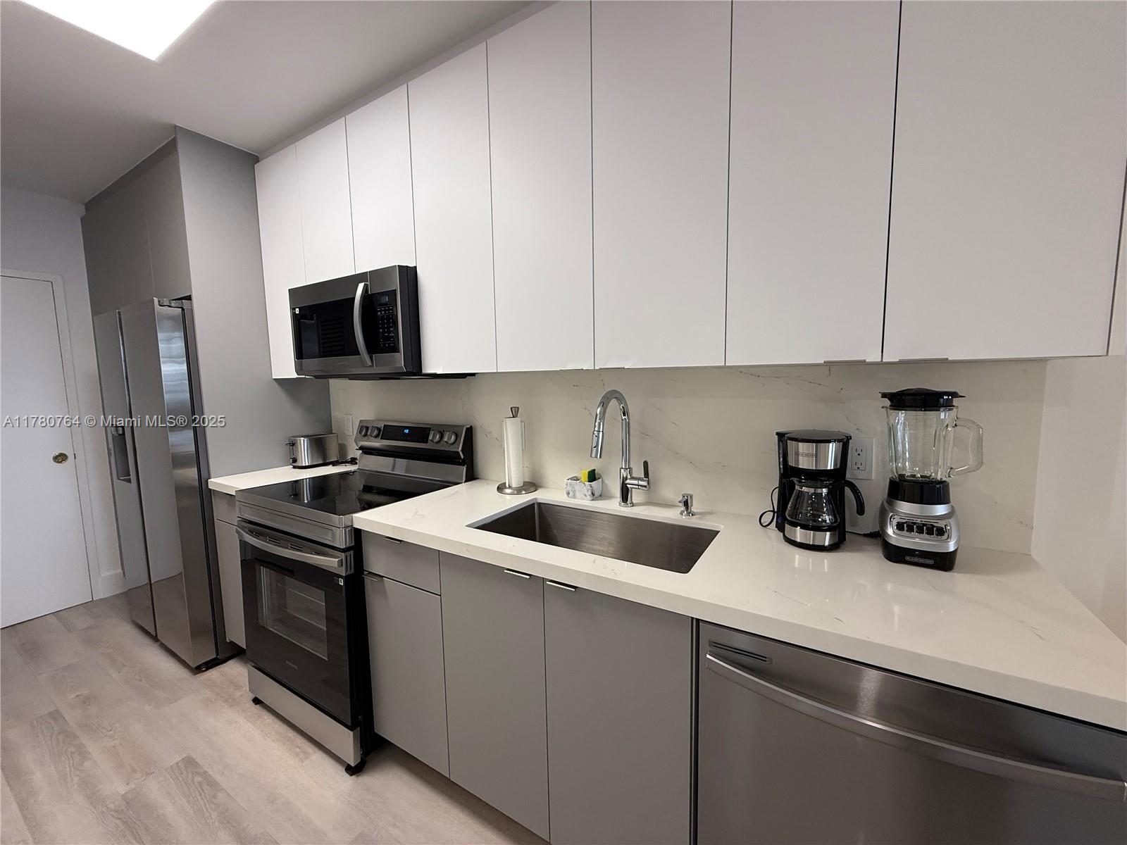100 Lincoln Rd # 1218, Miami Beach FL 33139 photo 5