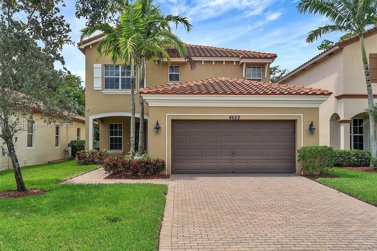 4622 Capital Dr, Lake Worth FL 33463 photo 2
