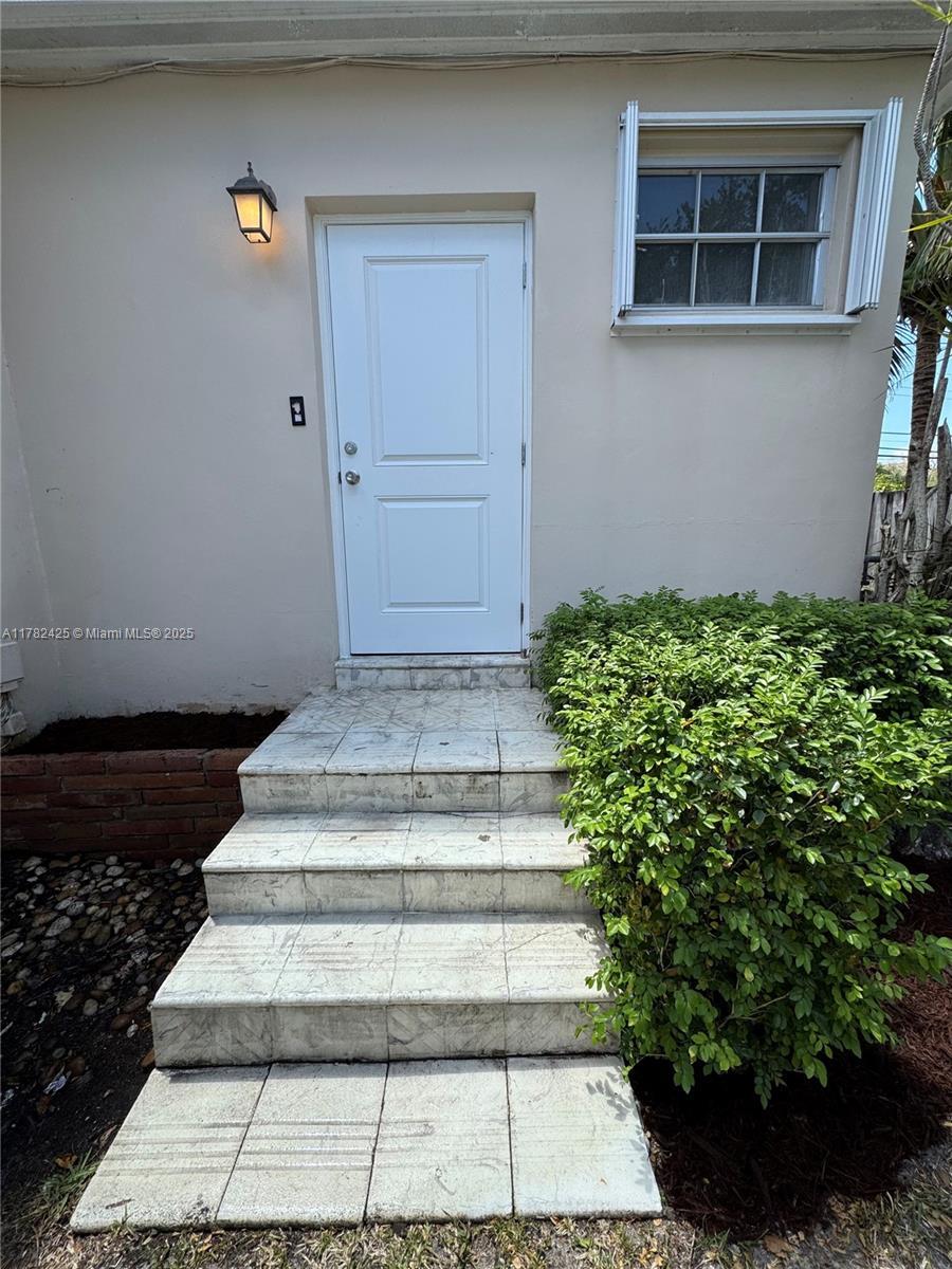 8520 SW 29th St # B, Miami FL 33155