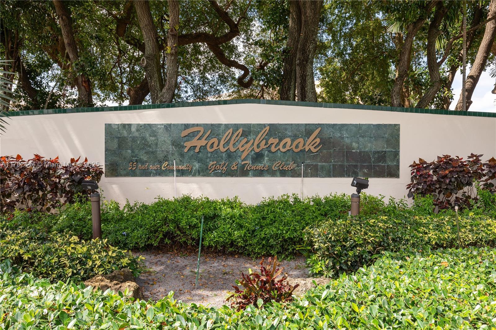 400 S Hollybrook Dr # 302, Pembroke Pines FL 33025