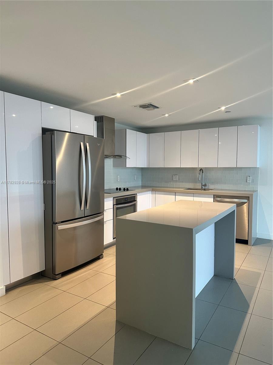 1600 NE 1st Ave # 2017, Miami FL 33132 photo 2