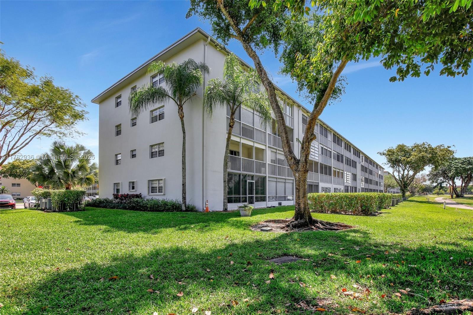 300 SW 134th Way # 212E, Pembroke Pines FL 33027 photo 4