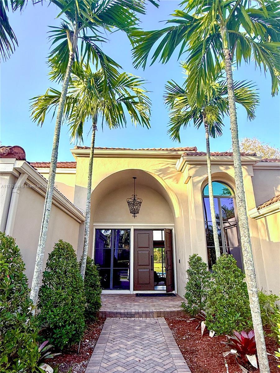 400 Alexandra Cir, Weston FL 33326 photo 2
