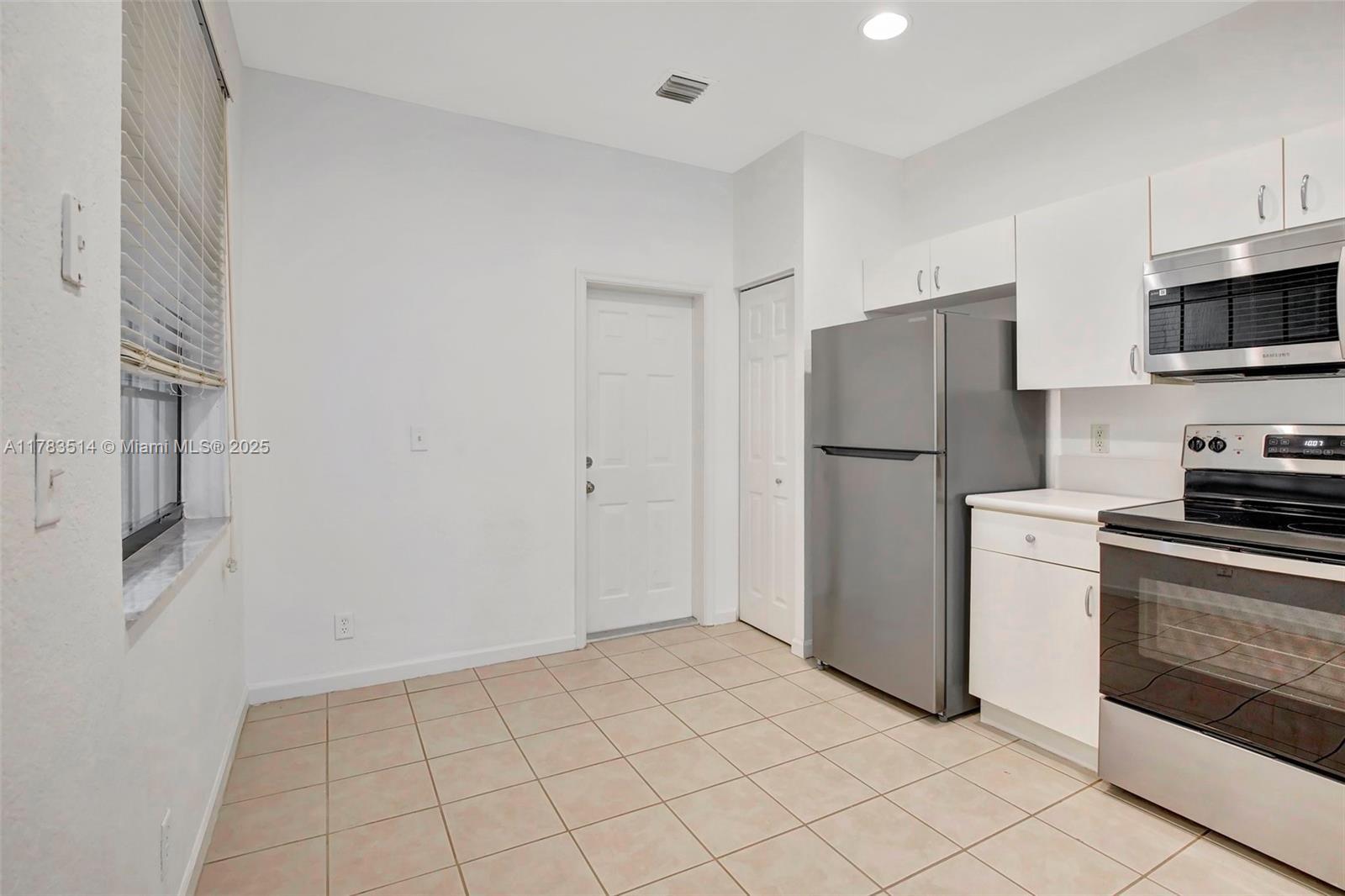 3873 Tree Top Dr, Weston FL 33332 photo 5