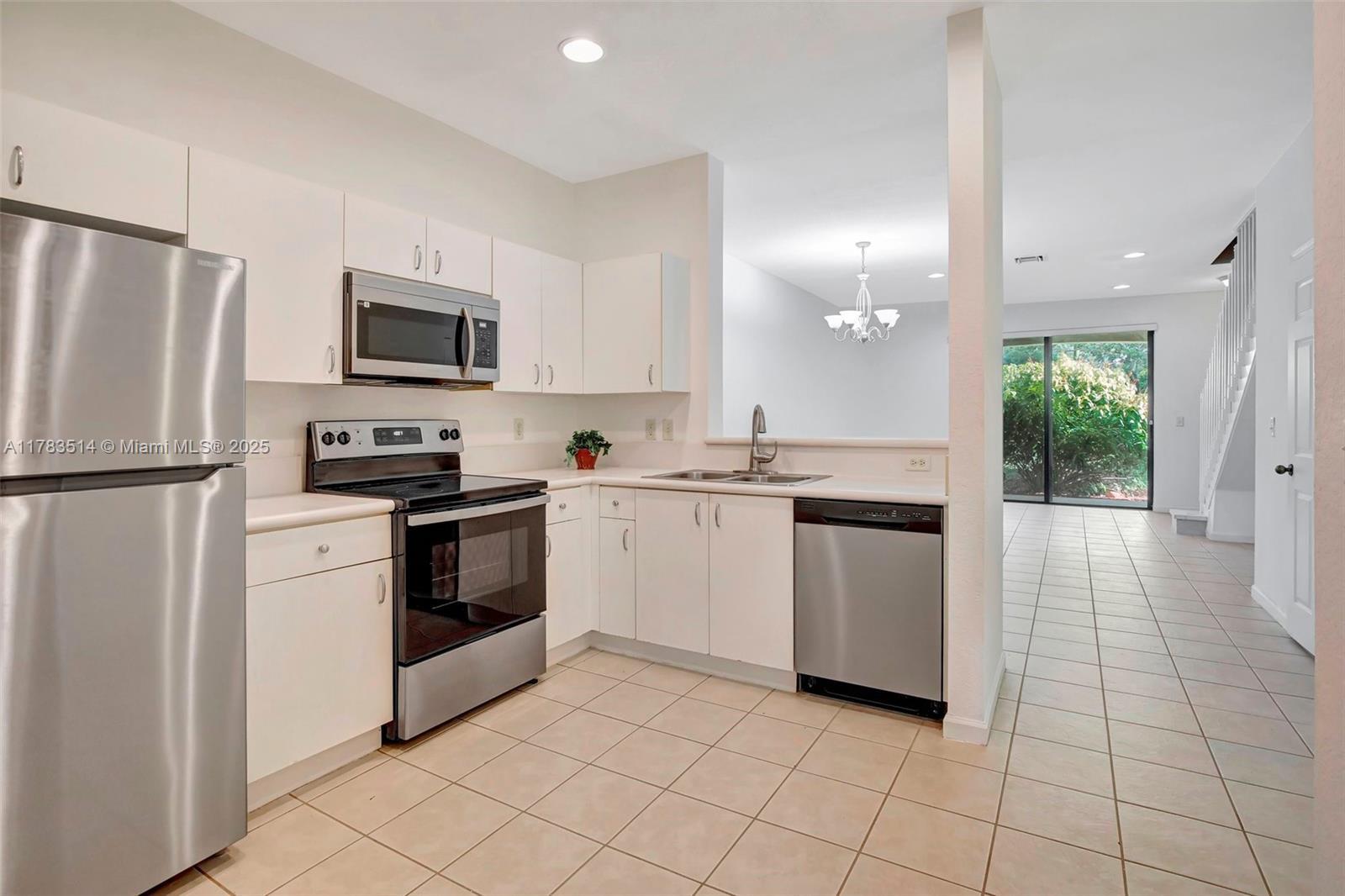 3873 Tree Top Dr, Weston FL 33332 photo 4