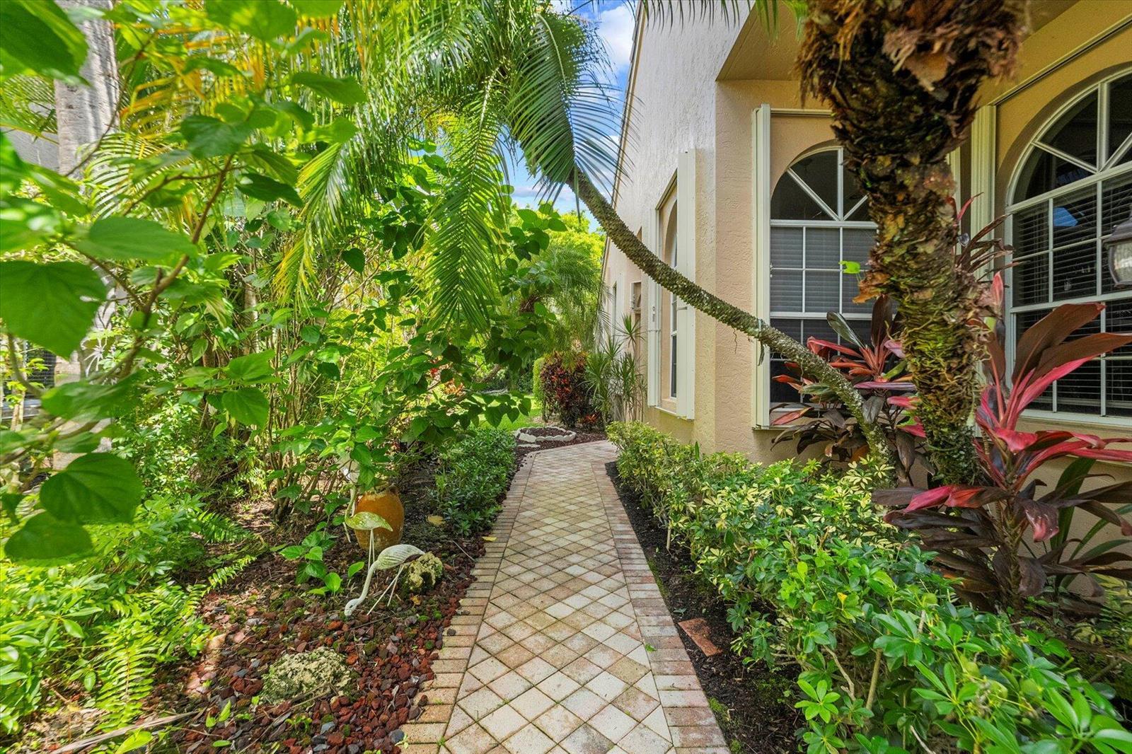 4663 Carlton Golf Drive, Lake Worth FL 33449 photo 2