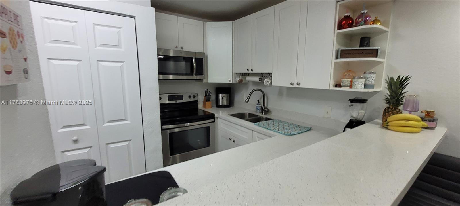 20007 SW 123rd Dr, Miami FL 33177 photo 2