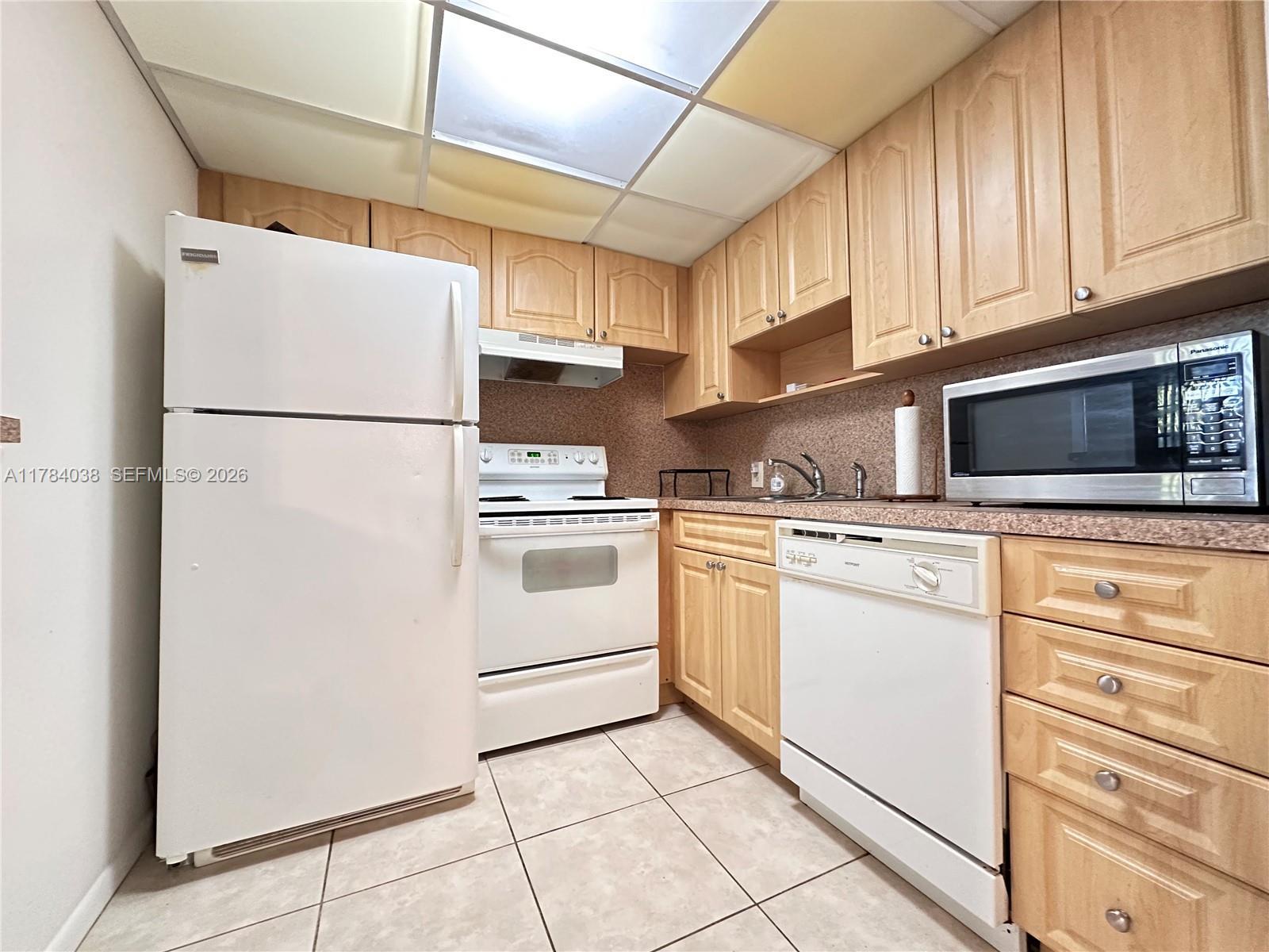 569 N Fanshaw  N # 569, Boca Raton FL 33434 photo 5