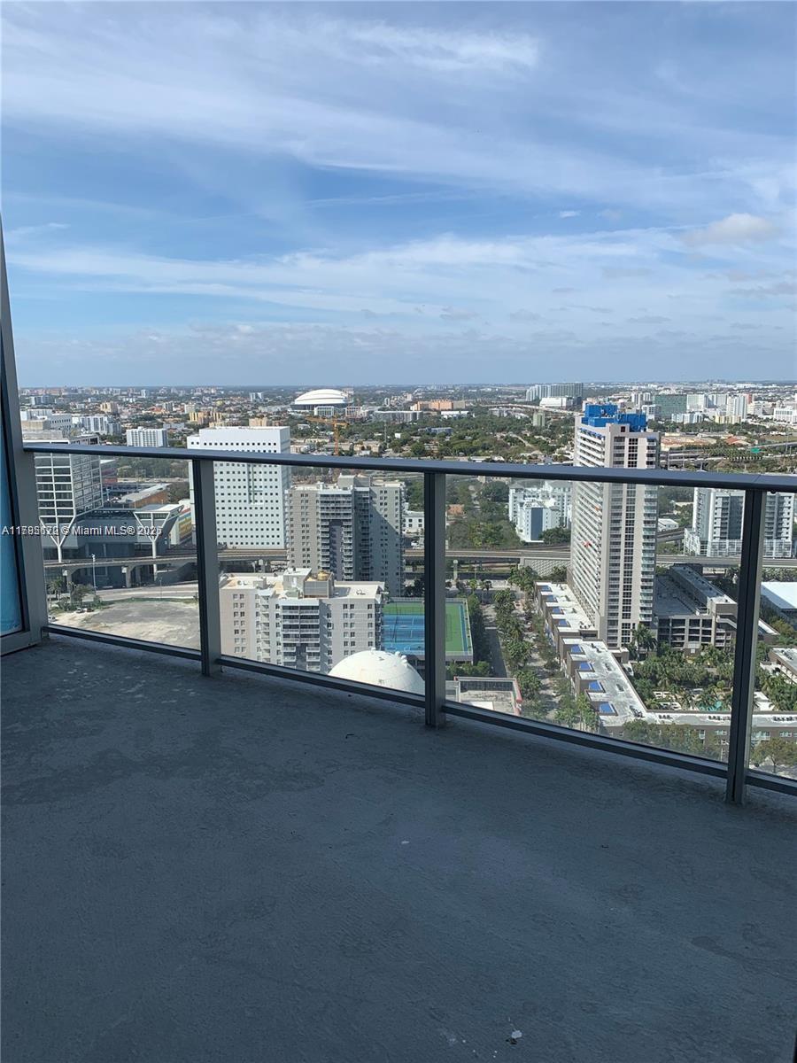 851 NE 1st Ave # 3002, Miami FL 33132 photo 4