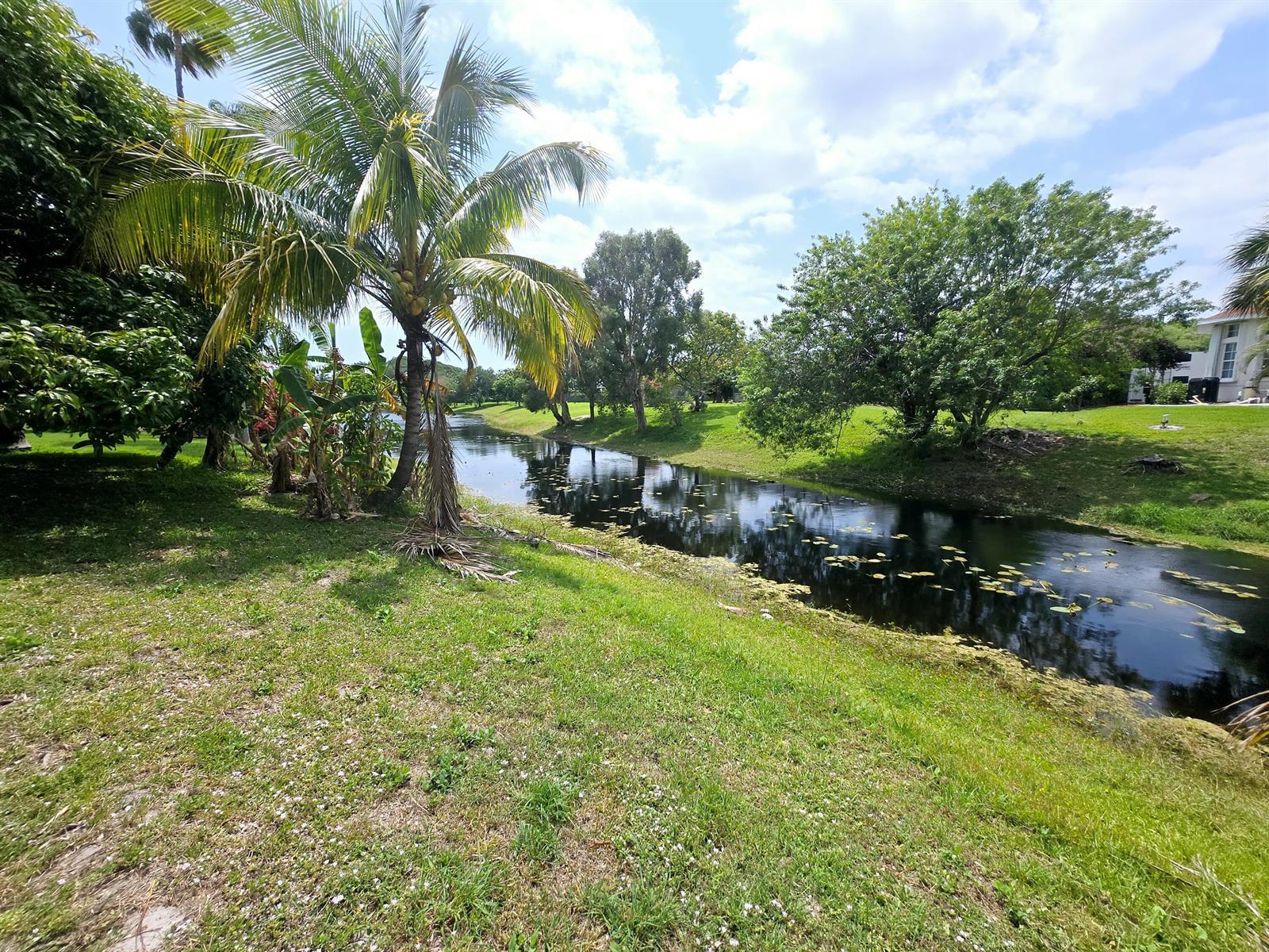 2944 NE Loquat Lane, Jensen Beach FL 34957 photo 2