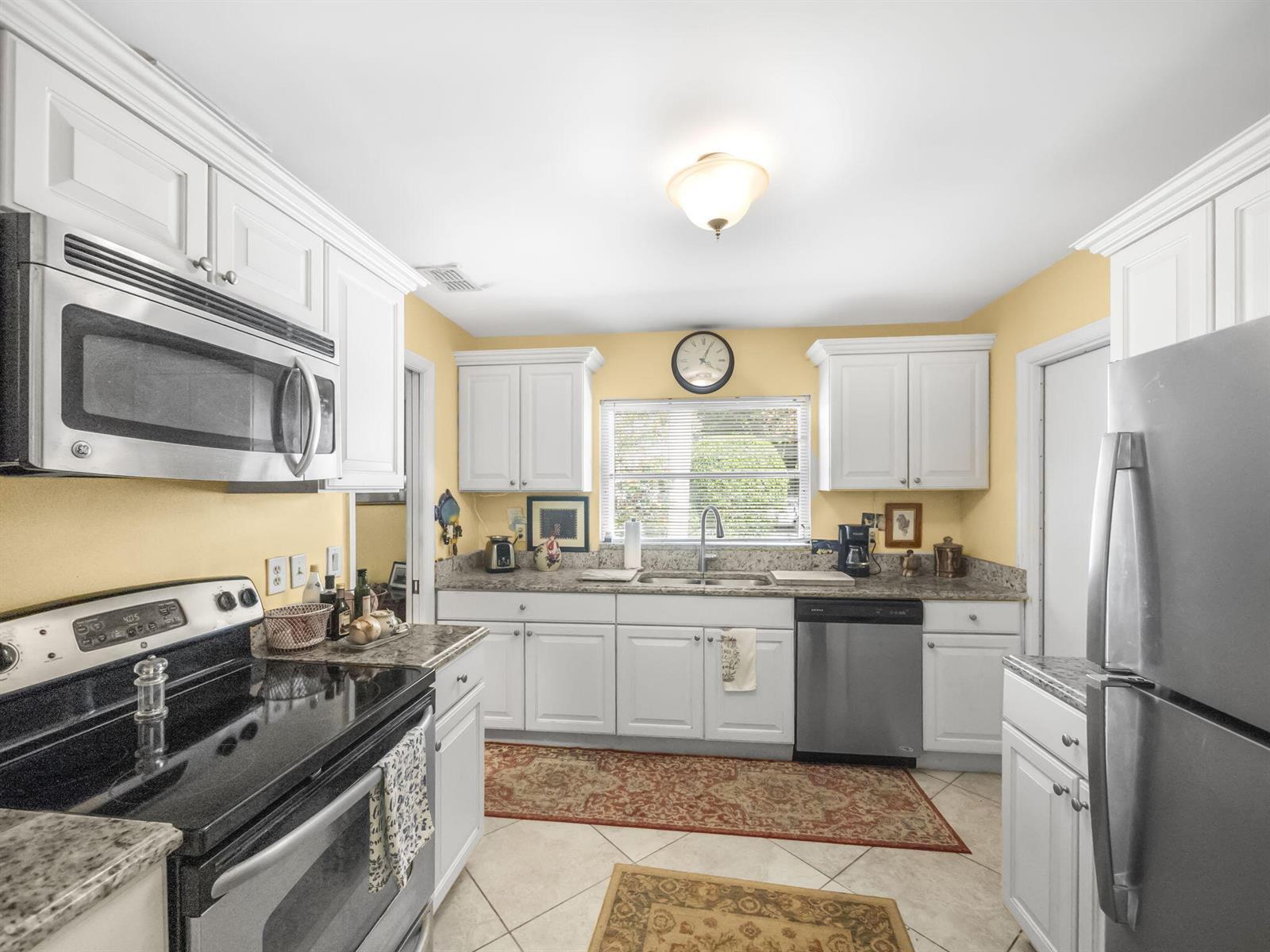 18390 SE Courtview Circle, Jupiter FL 33469 photo 3