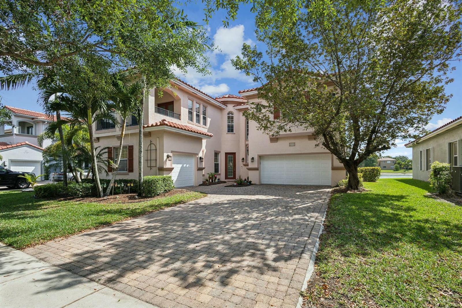 694 Cresta Circle, West Palm Beach FL 33413 photo 2