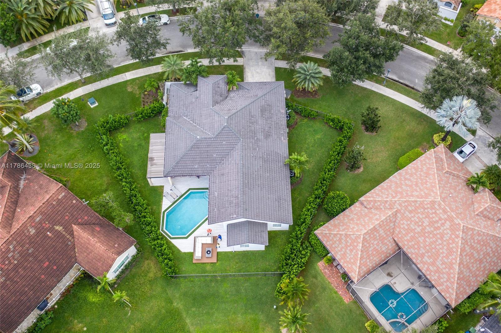 3050 Lakewood Dr, Weston FL 33332 photo 5