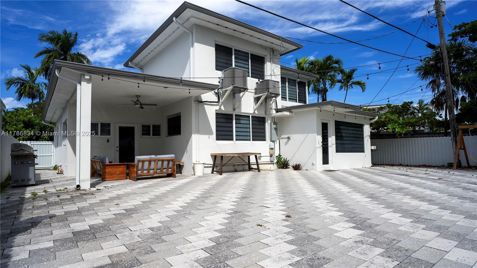 1920 NW 13th St, Miami FL 33125 photo 2