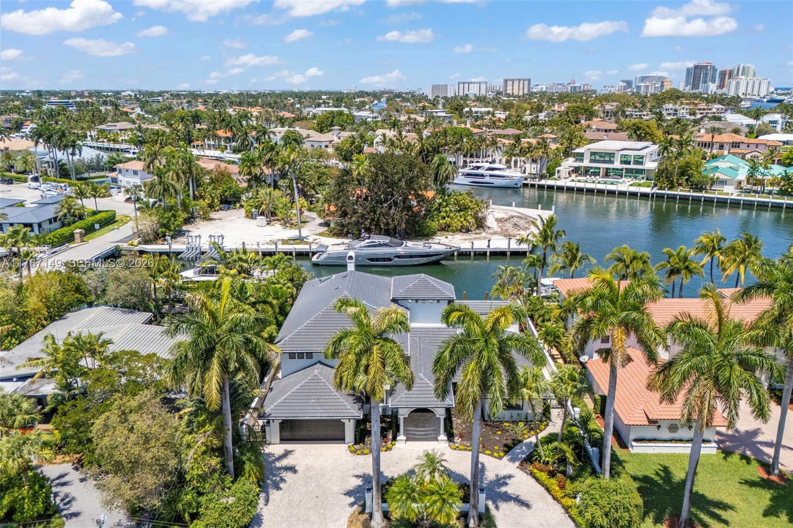 2561 Lucille Dr, Fort Lauderdale FL 33316 photo 4