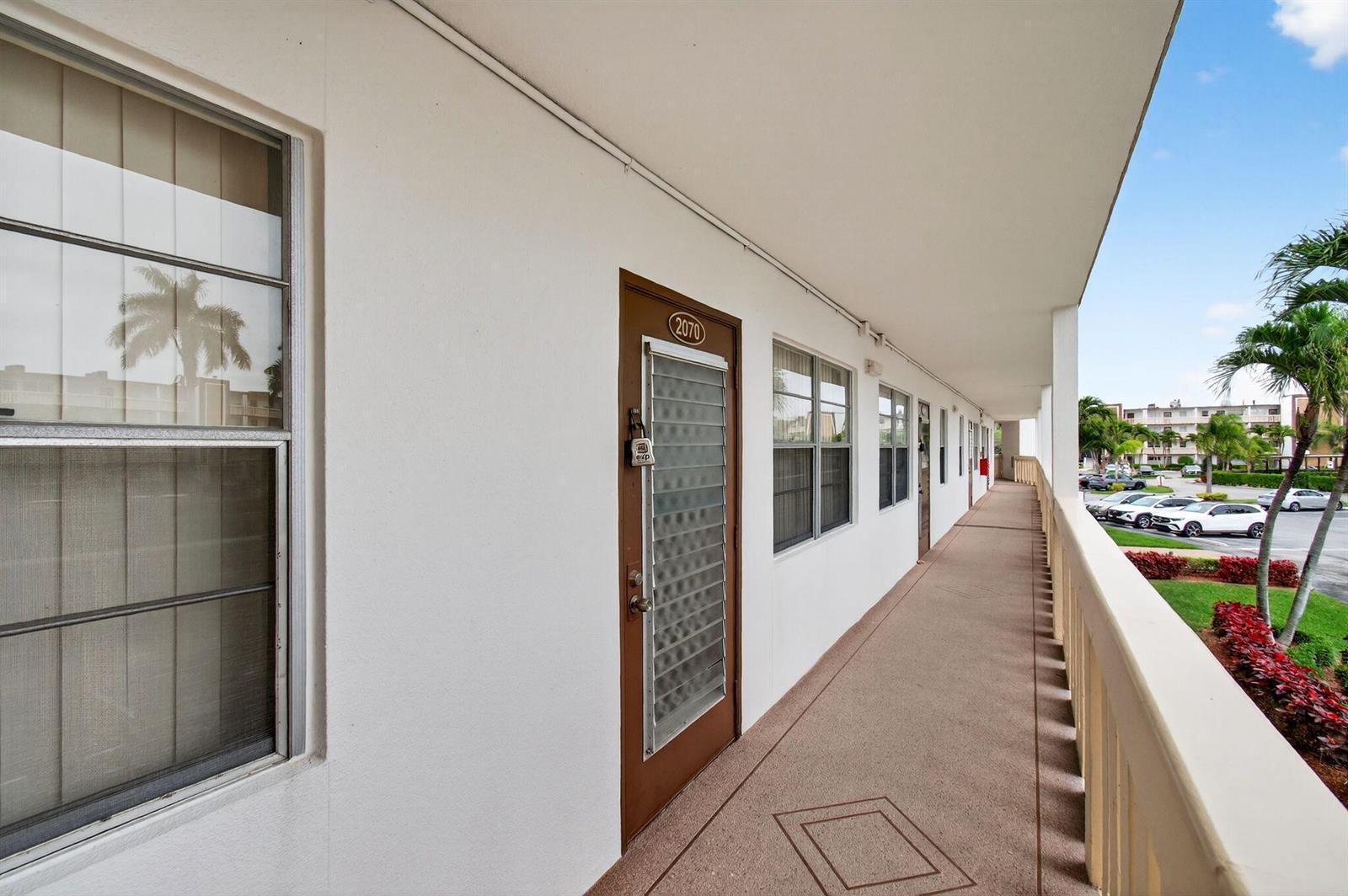 2070 Guildford D, Boca Raton FL 33434 photo 2